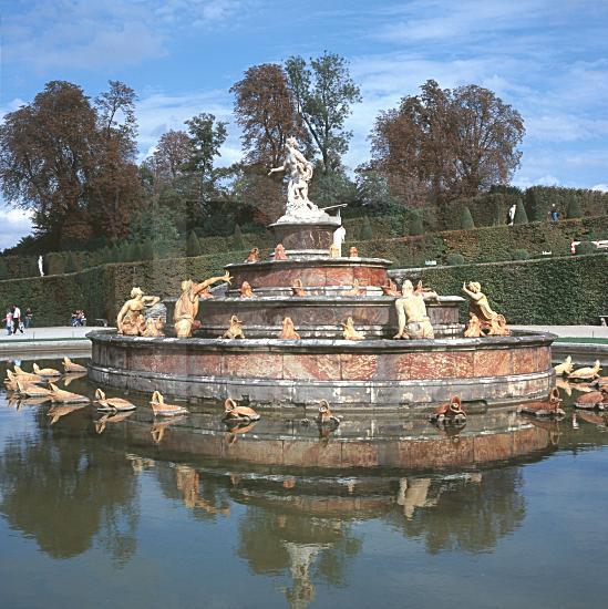 Chateau De Versailles, Fountain
