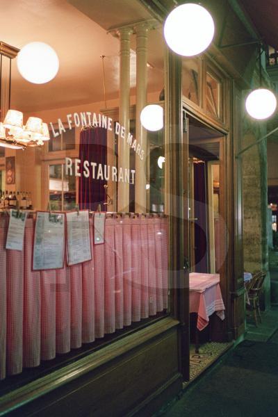 La Fontaine De Mars Restaurant