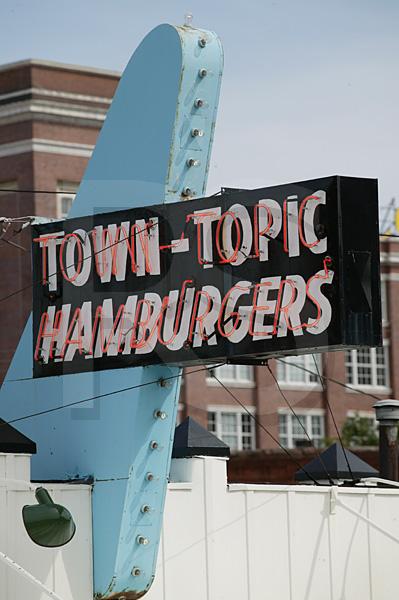 Town Topic Hamburgers, Sign