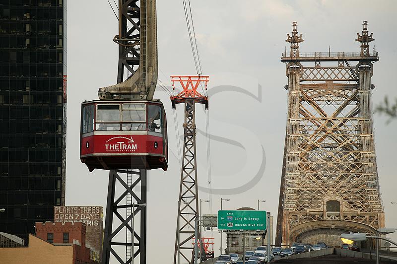Roosevelt Island Tram and Queensboro Bridge